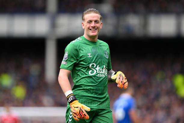 更凭借他对 更凭借他对