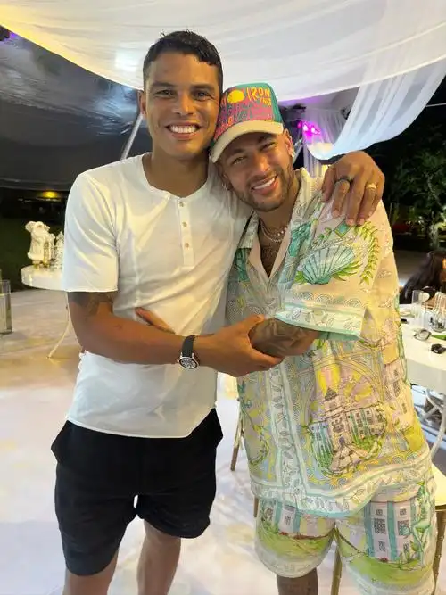 着勇士队的 着勇士队的