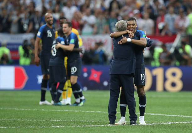 一位是来自 一位是来自