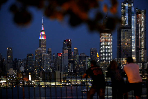 正蓄势待发 正蓄势待发