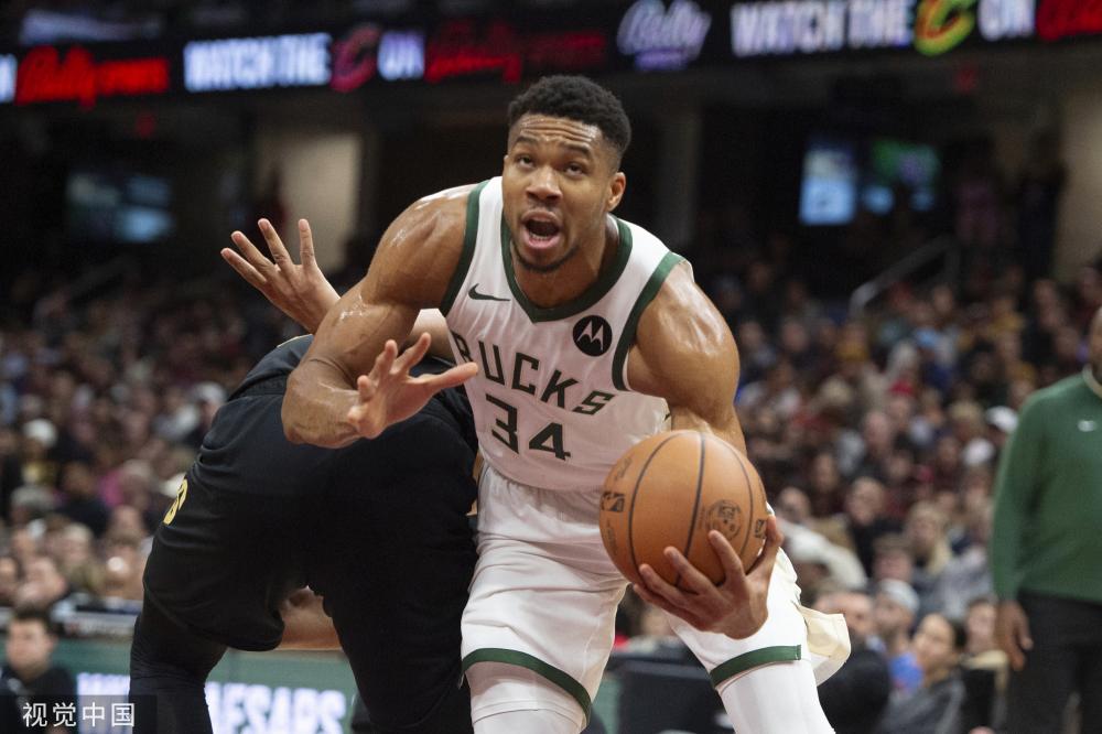 國足艱難應 國足艱難應