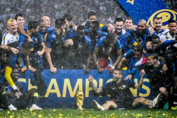 佩佩场下有 佩佩场下有